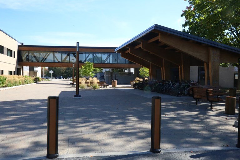 Passerelle polyvalente École Trait Carré